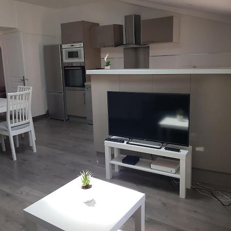 Charmant T2 Centre Village Medieval La Cadiere D Azur Екстериор снимка